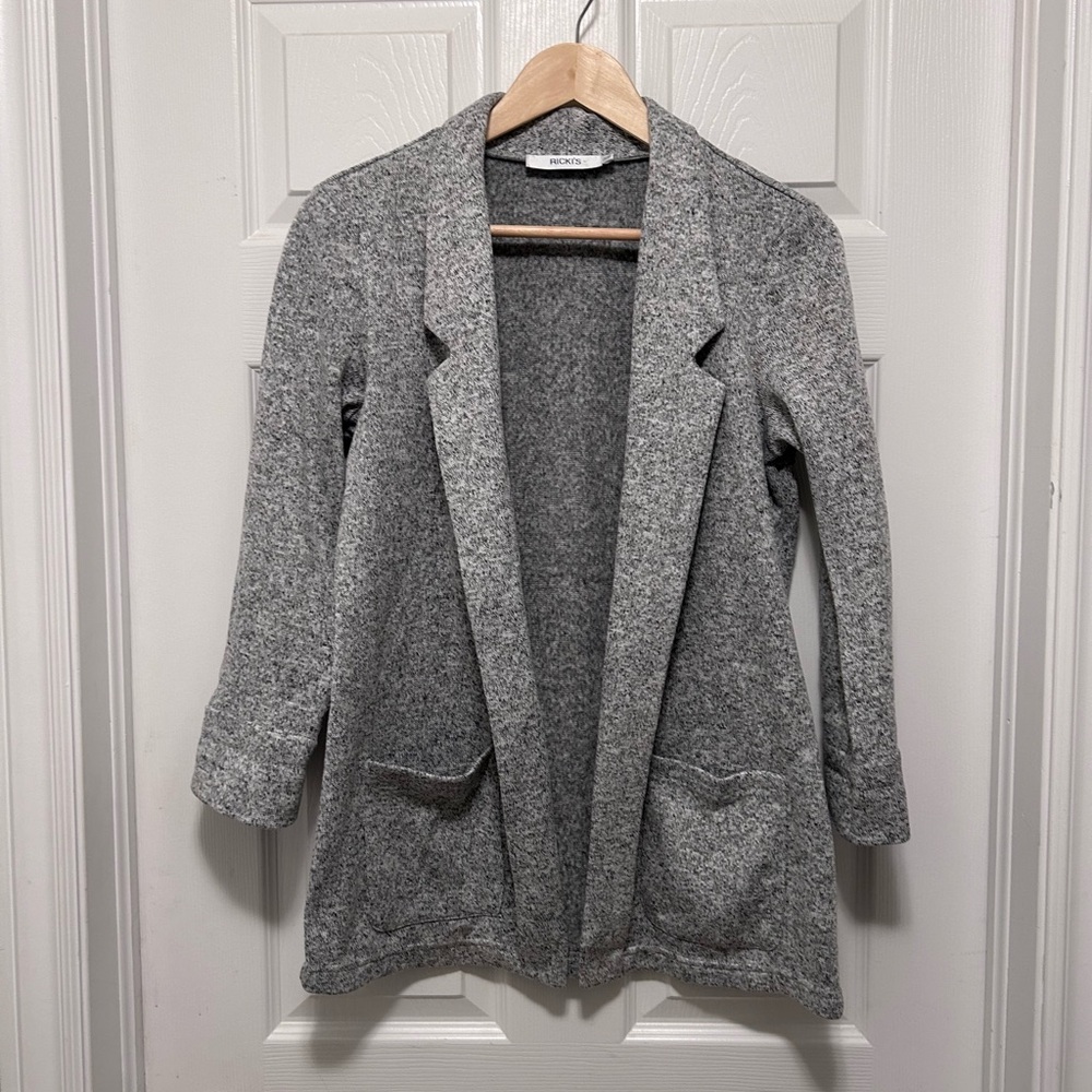 Ricki's grey fleece blazer, 3/4 sleeve, two front pockets, size small.